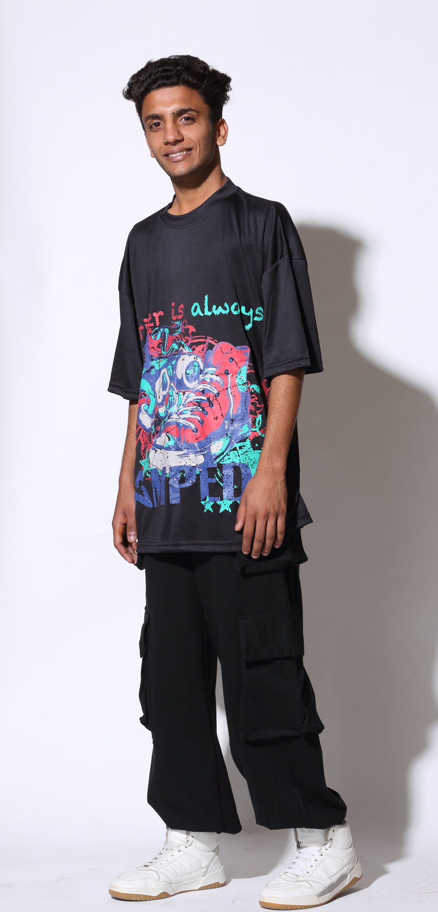 Boy round neck drop shoulder graphic T-shirt